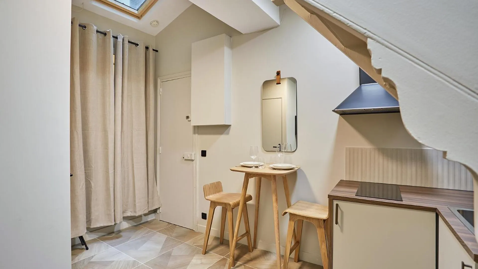 Apartment Charmant Studio Duplex Beaubourg Le Marais By Studio Prestige Paris