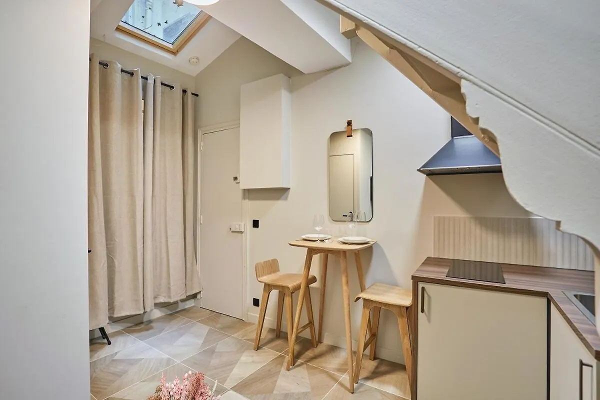 Apartment Charmant Studio Duplex Beaubourg Le Marais By Studio Prestige Paris